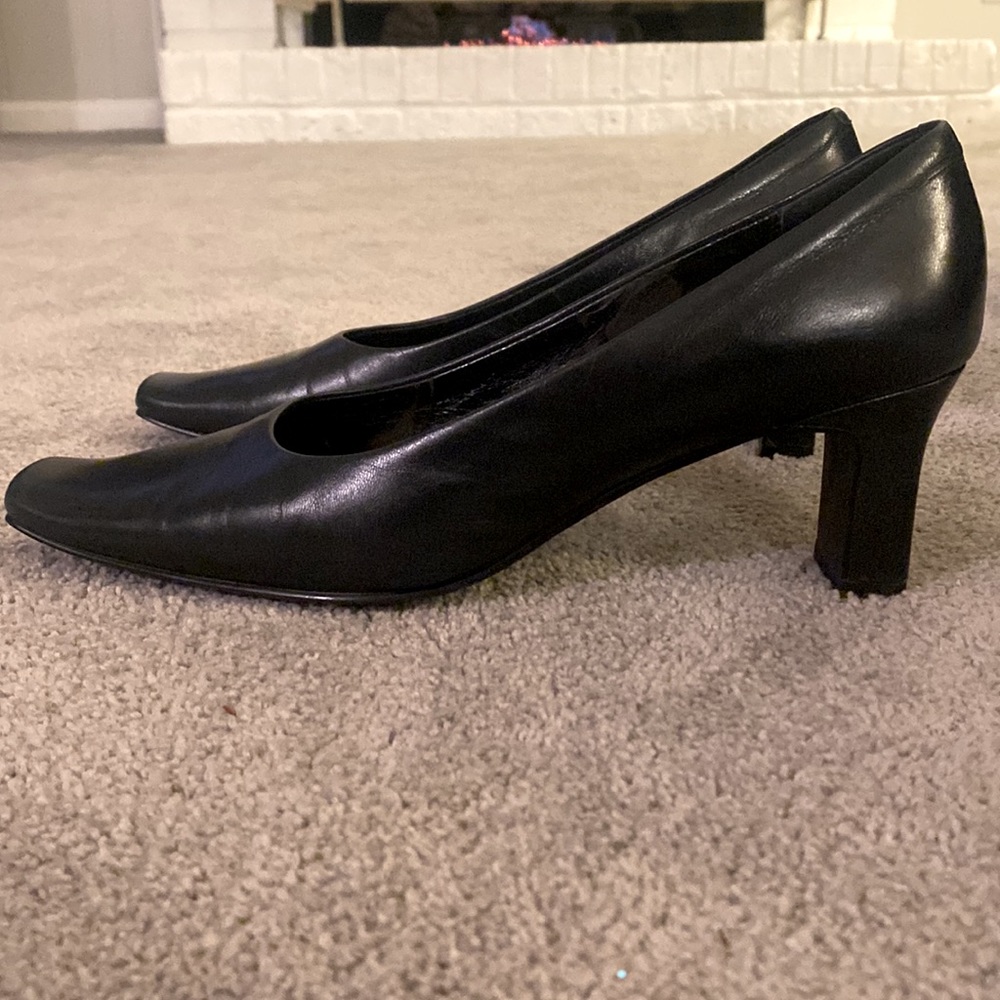 Maripe Navy Pumps
